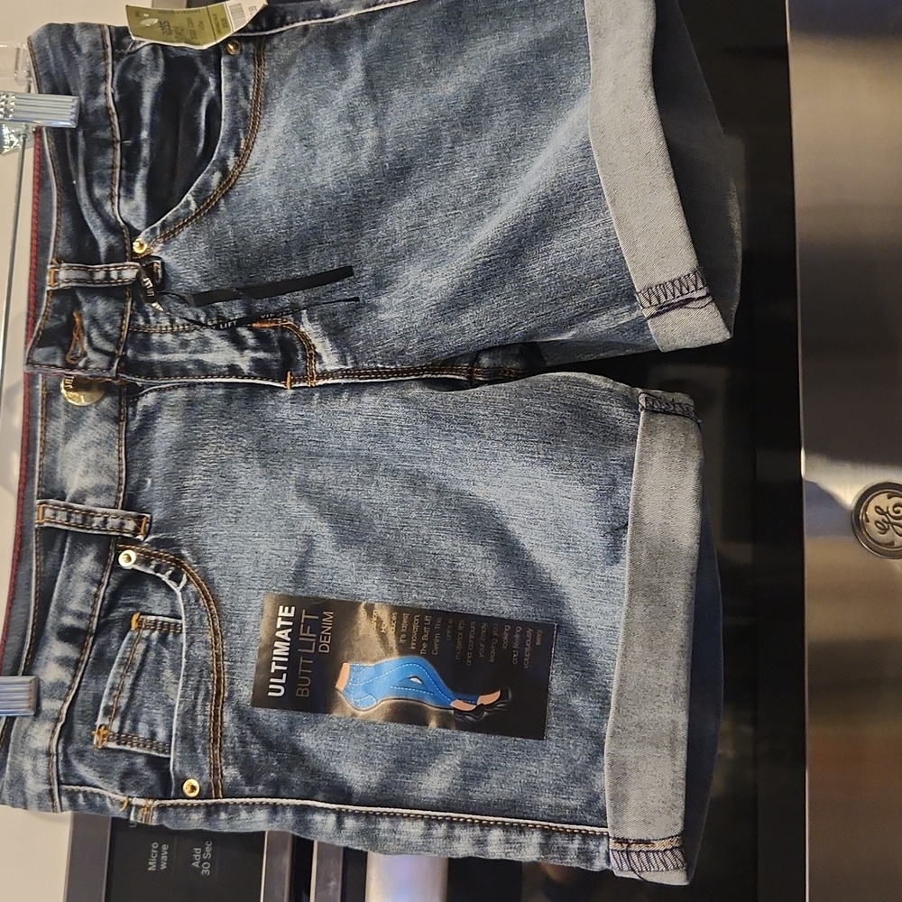 VIP Jeans women's Shorts NWT